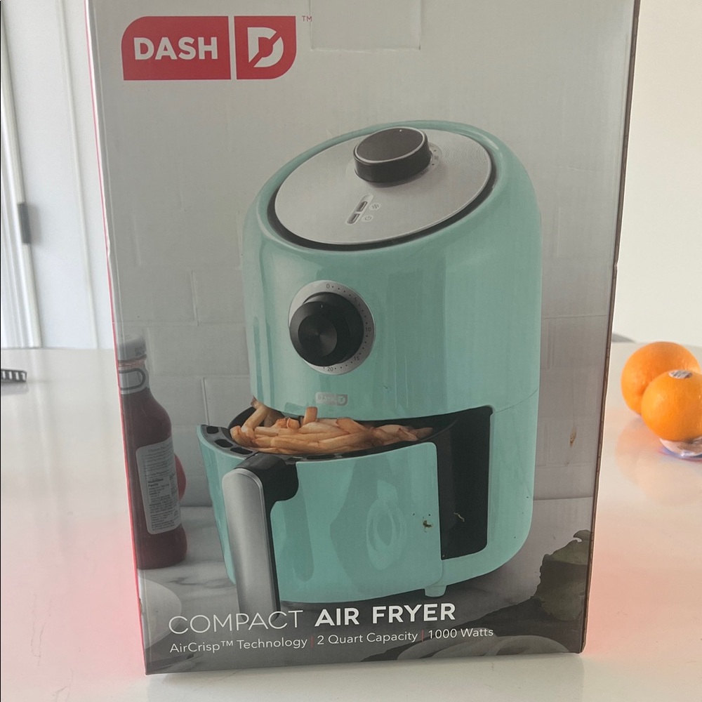 Dash Compact Air Fryer in Mint